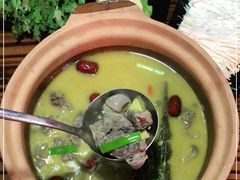 -龙巢盱眙龙虾·牛蛙·烧烤宵夜(八卦岭店)