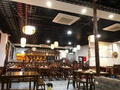 大堂-黄桷树曹家私房菜(江与城店)