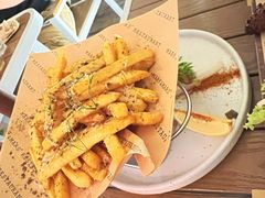 招牌黑松露芝士薯条-Mark&Mars Restaurant