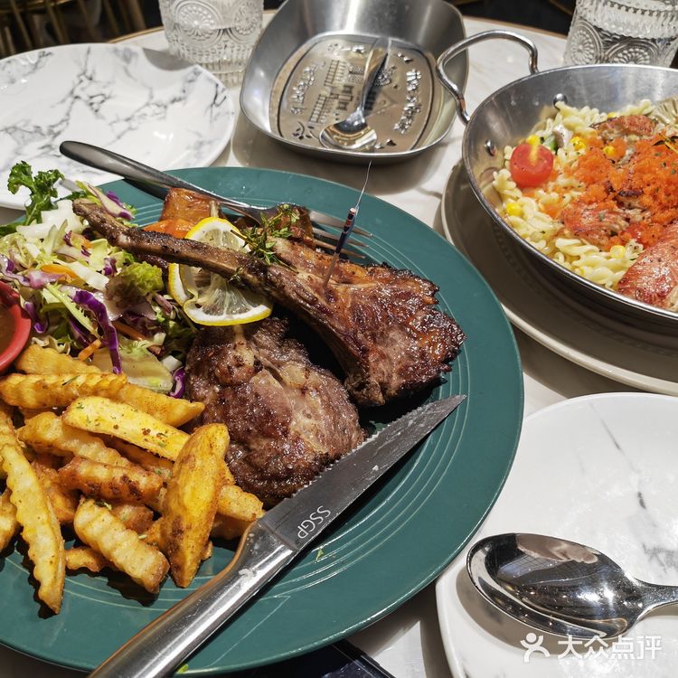 安排上了心心念念的小羊排🐑