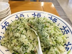 青菜咸肉菜饭-品鲜村农家菜·阳澄湖大闸蟹(总店)