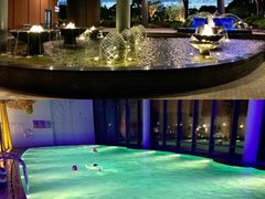 -上海滴水湖皇冠假日酒店