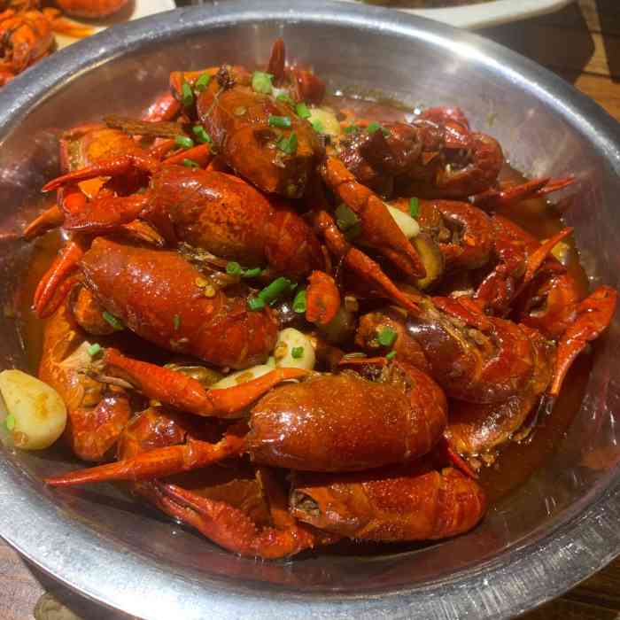 友锅卤虾(青岛路店)-"周末过来江汉路逛街,刚好到饭点,就和老公.