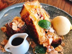 -ROAST coffee & eatery