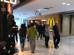 店内环境-东荟城名店仓