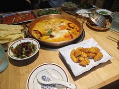 -洱火云南酸菜牛肉火锅(石景山当代商城店)