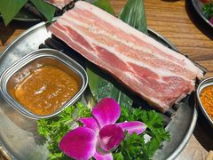 肋排五花肉-明洞阿姨·韩式酱蟹烤肉·创意料理(三元桥店)
