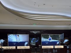 -亨吉利世界名表中心(华润万象城店)