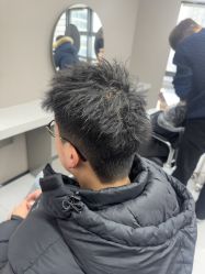 -宫铭烫发染发接发店