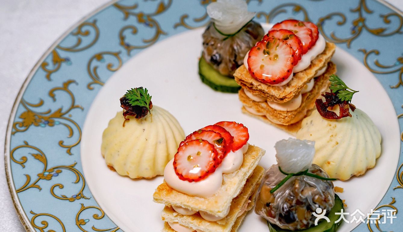 🍰 45层云端直面三件套，春日下午茶必打卡‼️