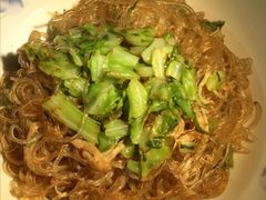酸菜炒肉丝-白天鹅家宴·东北菜