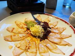 薄切鲜鱼片-穹六人间 people 6(岳阳路店)