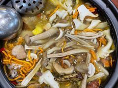 -菌之家·专业纯野生菌火锅·特色炒菌