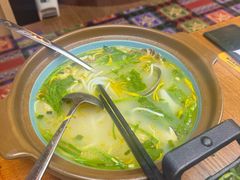 云南过桥米线-云海肴·汽锅鸡·云南代表菜(天山百盛优客店)