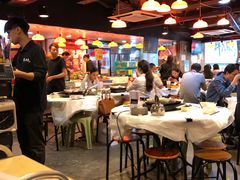 大堂-鲜入围煮花胶鸡海鲜火锅