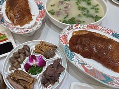 -梅利汴京烤鸭•开封豫菜地标店(东大街店)