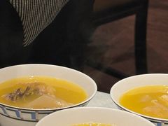 金牌花胶走地鸡-禧悦楼 · 港味海鲜火锅