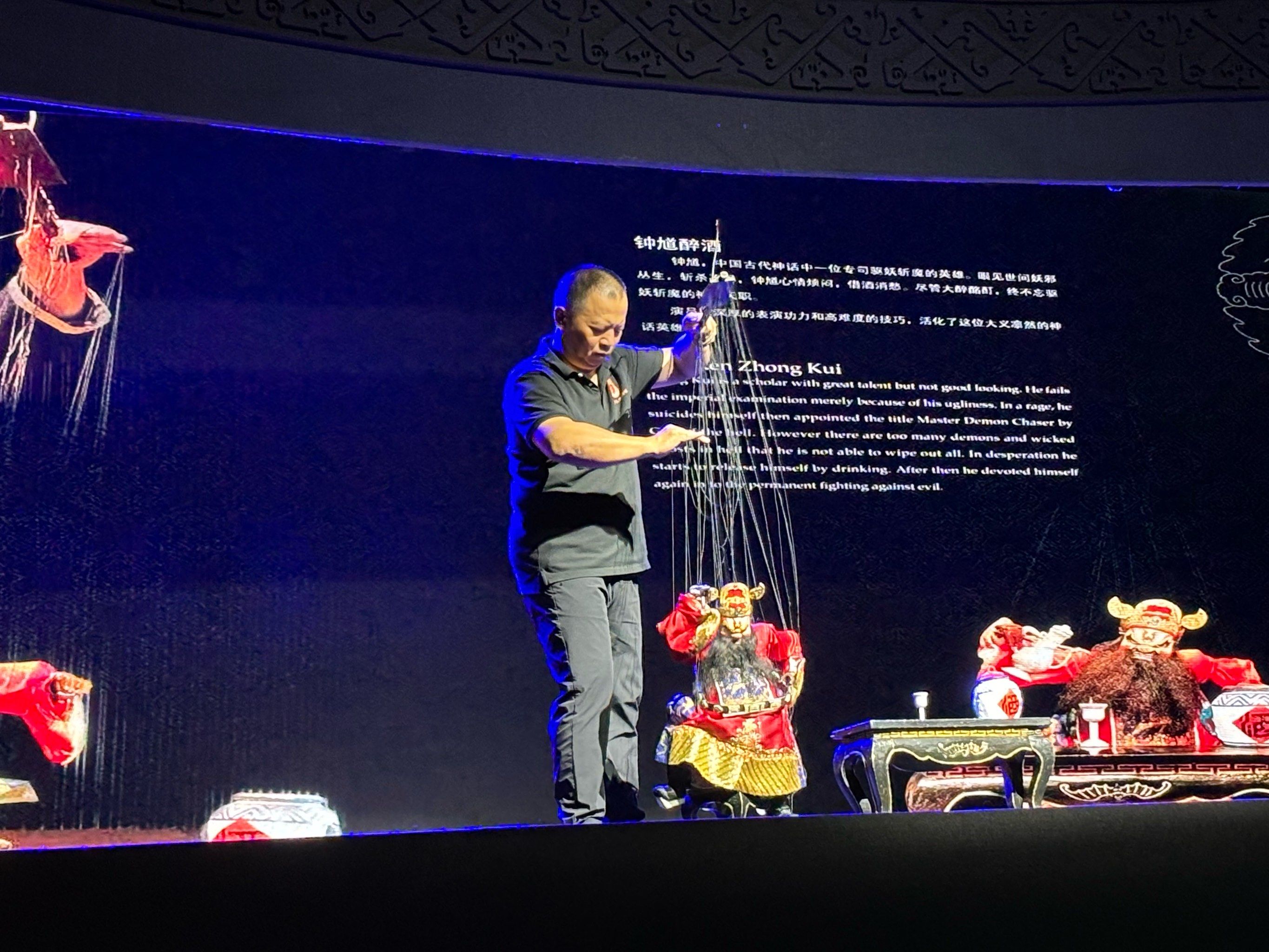 带孩子来泉州一定要来看泉州木偶剧院的木偶表演!