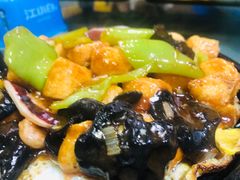 -老东镇啤酒屋海鲜加工·蒸汽海鲜·海鲜烧烤(台东店)