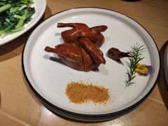 脆皮乳鸽-老船坞餐厅(北京亚洲大酒店 )