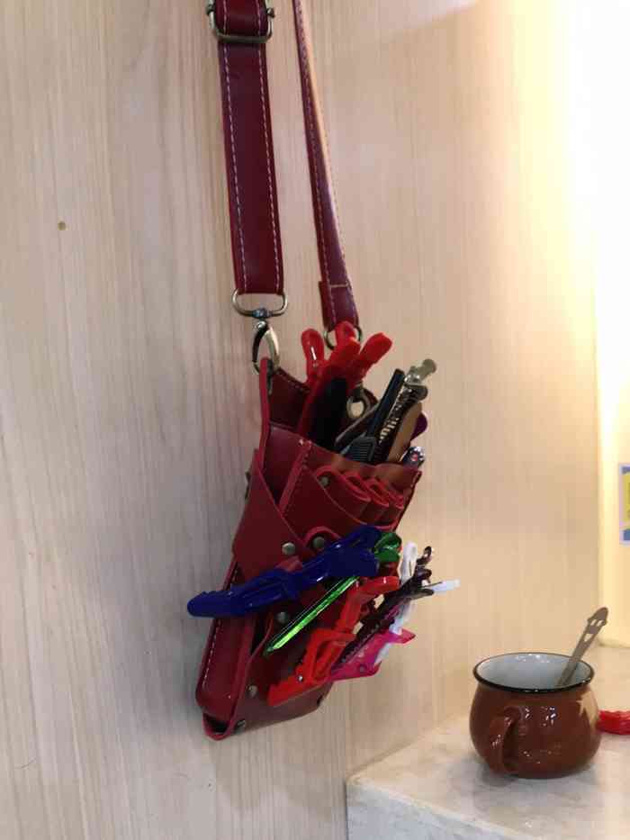 尚艺名剪(九洲店)-"【项目】剪发【环境】还可以吧,洗头的地.