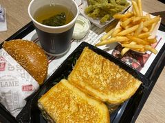 -The Habit Burger Grill 哈比特汉堡(爱琴海店)