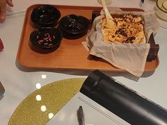 -刘姐啤酒鱼民族演艺餐厅(西街总店)