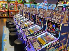 -反斗乐园π(龙华天虹店)