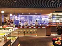 自助取餐区-汇泉王朝大饭店-旋转餐厅(南海路店)