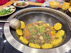 -靠山屯东北铁锅炖(东北菜，古美西路店)