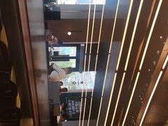 -星巴克臻选(上海虹桥新天地三店)