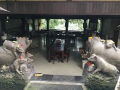 -Warung Babi Guling Ibu Oka 3