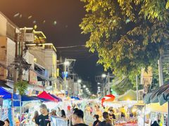 -周日夜市