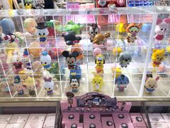 -名创优品(北京新中关购物中心地铁层店)