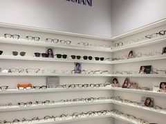 -美式眼镜·授权蔡司.依视路.尼康.豪雅.明月(南翔印象城店)