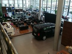 -天津波士信达奔驰4S店(卫津南路店)