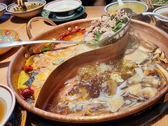 -洱火云南酸菜牛肉火锅(石景山当代商城店)