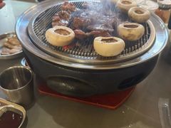 -围炉肉舍•炭烤活鳗•丹东海鲜烤肉(步行街店)