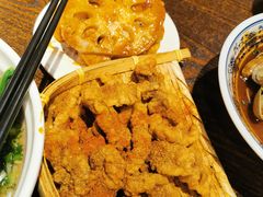 阿婆酥肉-爆炸头阿姨小四川正宗川味小吃(无任何分店)