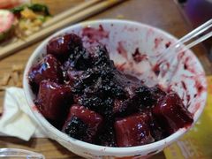 乌漆麻黑冰豆花汤圆-萍姐火锅·公路夜市(武汉首店)