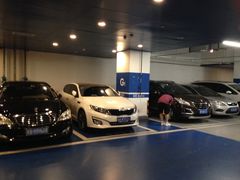 -虹桥天地-停车场