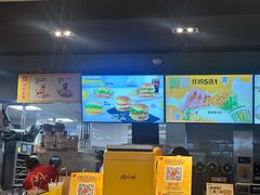 -麦当劳(上海虹桥站30B检票口楼上)