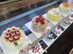 -花花卷卷·鲜食蛋糕(静安久光百货店)