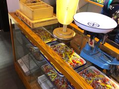 自助取餐区-张秉贵糖果专柜(北京市百货大楼店)