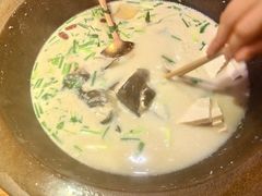 -咕嘟草帽鱼·牛奶一样的鲜鱼汤(天鹅湖万达广场店)