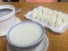 -周大娘牛乳(旧寨古村总店)