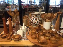 -乐蓬马歇百货公司(Rive Gauche)