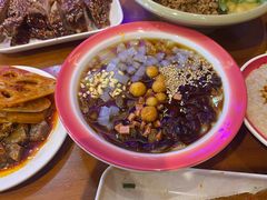 -爆炸头阿姨小四川正宗川味小吃(无任何分店)