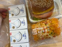 -蓝小轩蛋糕·面包(趣春店)