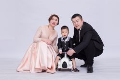 点击看大图 -亲亲宝贝艾尔莎亲子摄影会馆(中华路店)